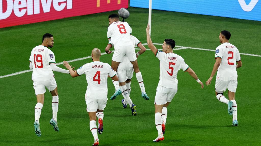 Celebración del gol de Ziyech.