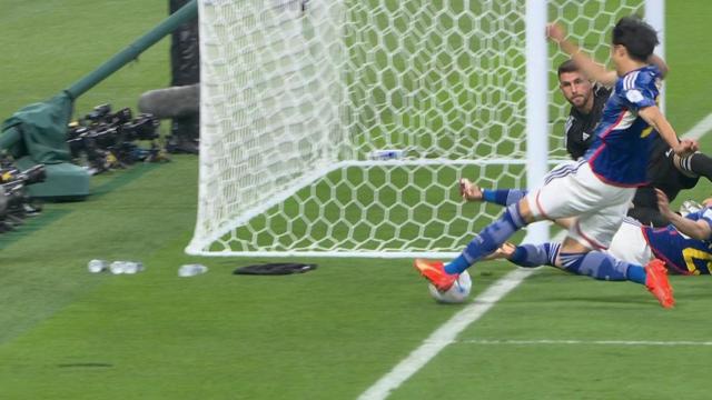 Gol de Japón revisado por el VAR