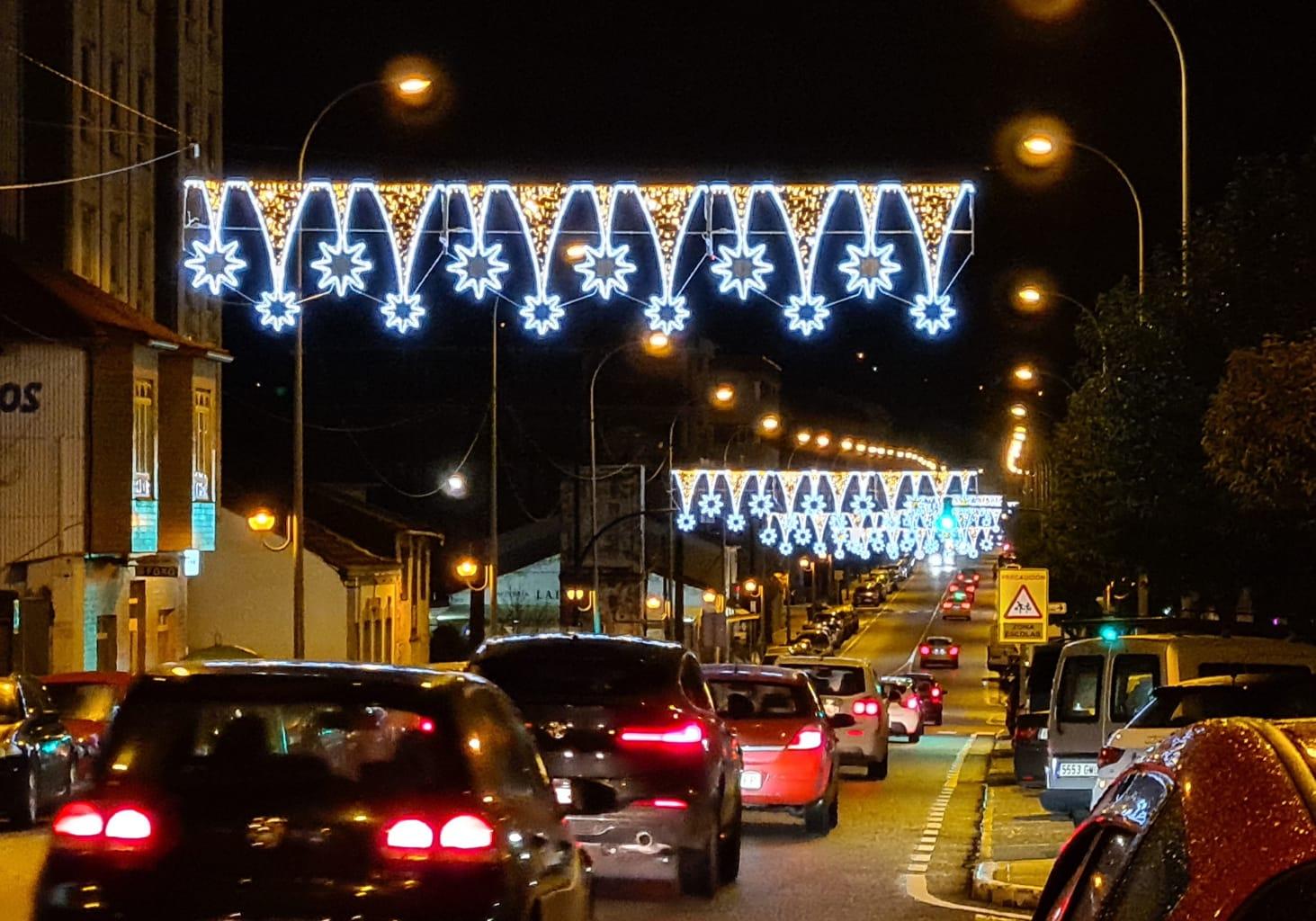 Iluminación navideña del año pasado en Narón. Imágenes: Concello de Narón