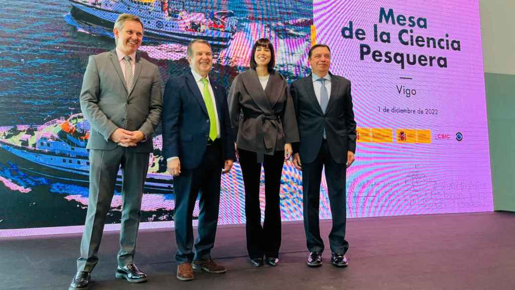 El delegado Gobierno en Galicia, José Manuel Miñones; el alcalde de Vigo, Abel Caballero; el ministro de Agricultura, Pesca y Alimentación, Luis Planas; y la ministra de Ciencia e Innovación, Diana Morant.