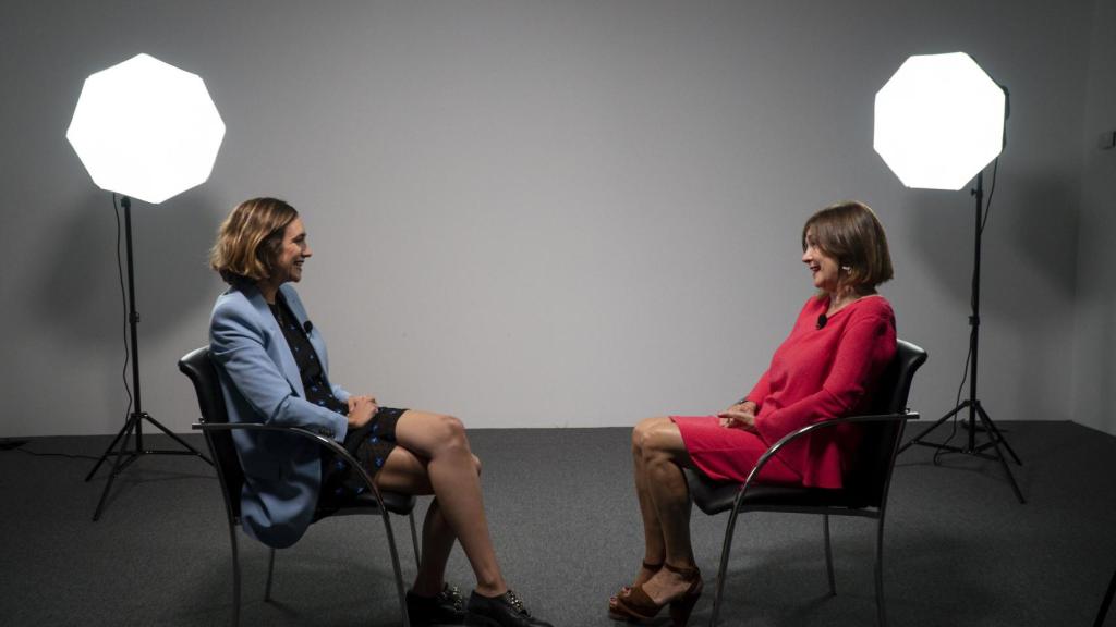 La experta en nutrición, Cristina Barrous, junto a la periodista Charo Izquierdo.
