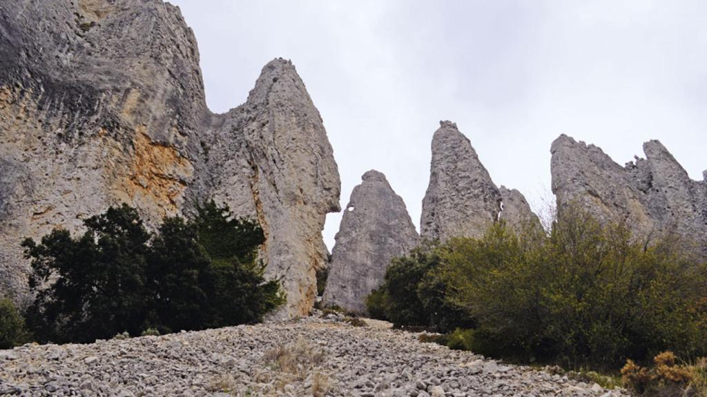 Els Frares entre canchales.