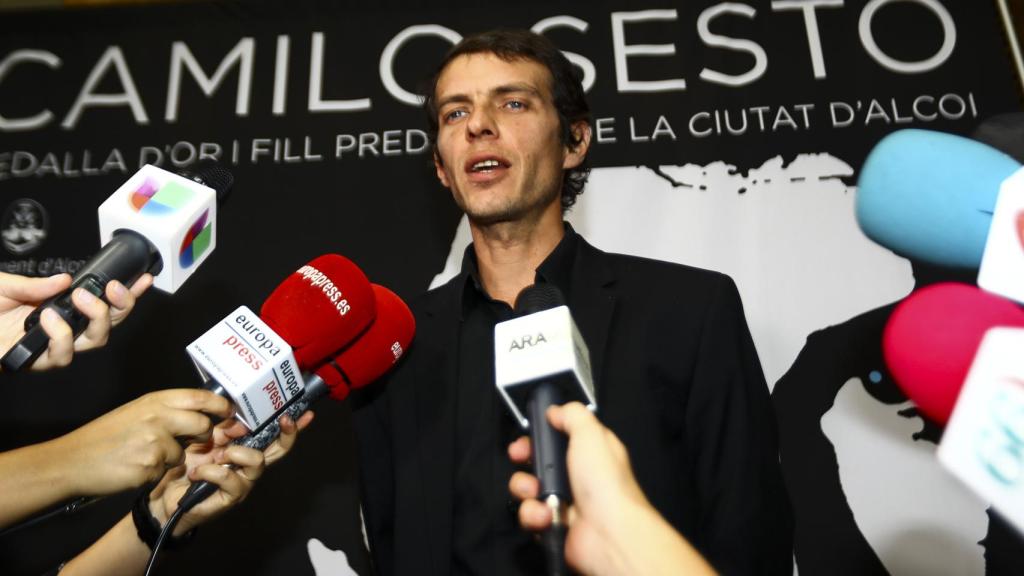 Camilo Blanes Ornelas durante una de sus pocas exposiciones públicas, en Alcoy, en octubre de 2019.