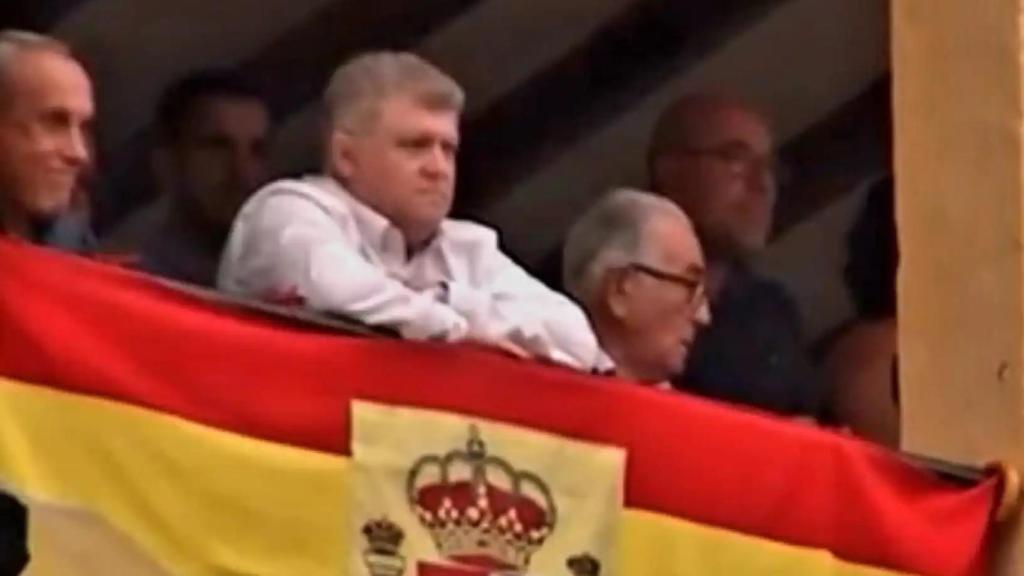 El secretario general del PSOE, José Vélez, en la Plaza de Toros de La Caverina, en su etapa como alcalde de Calasparra.