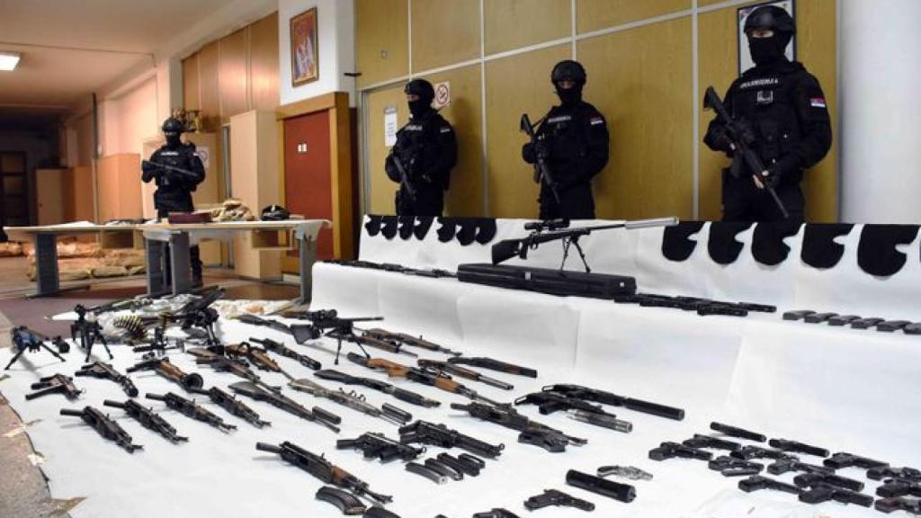 El arsenal de armas que se encontró al grupo de Belivuk.