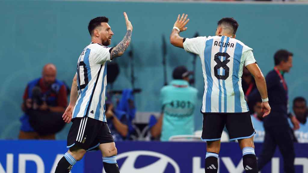 Messi y Acuña, en el Argentina - Australia