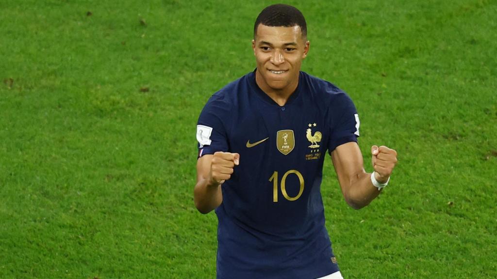 Mbappé celebra con rabia la victoria frente a Polonia.