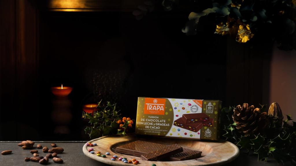 Turrón Chocolate con Leche y grageas de cacao