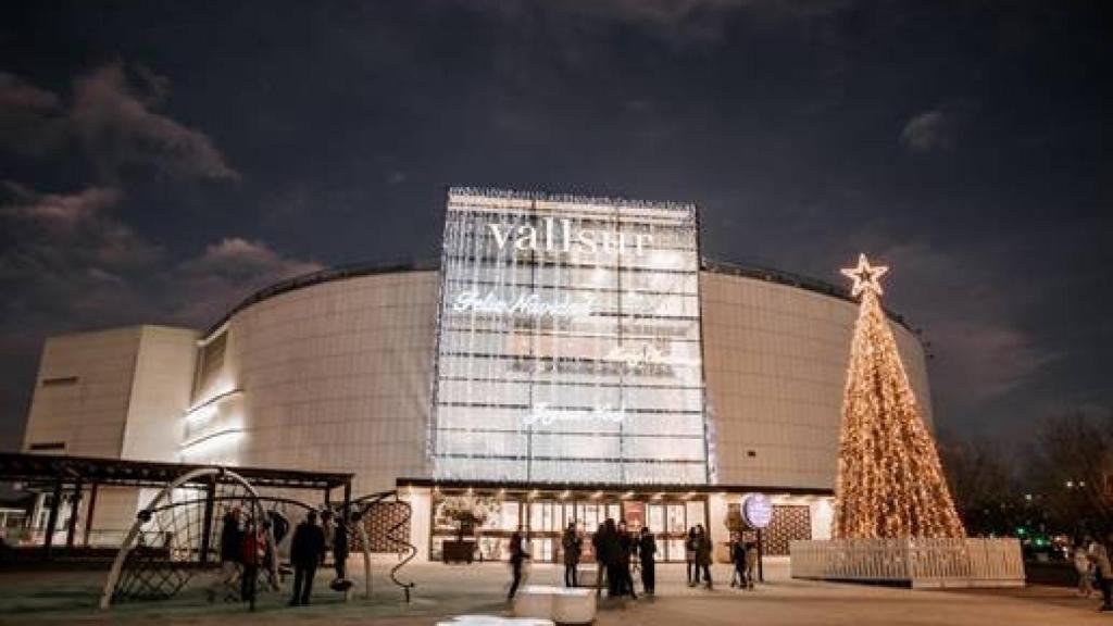 Exteriores del centro comercial Vallsur en la pasada Navidad