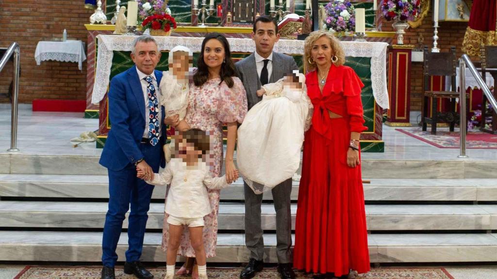 'El Turronero' el bautizo de sus nietos, Paula y Mateo, en marzo de 2022.