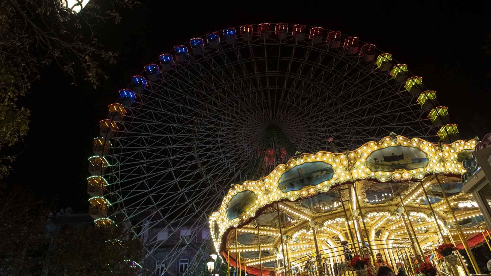 El tiovivo y la noria de la Alameda.