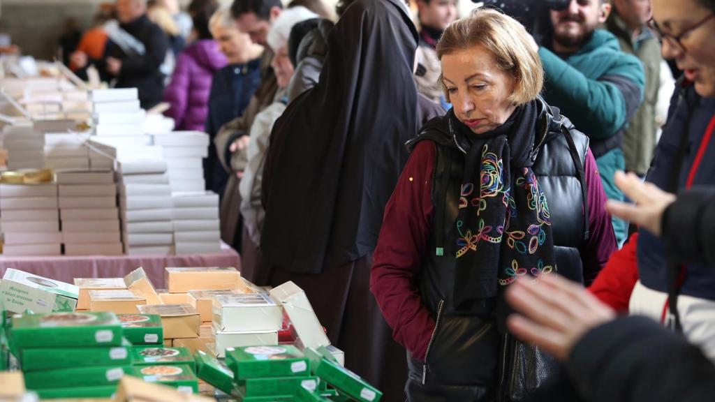 Numeroso público en la Feria del Dulce de Toledo