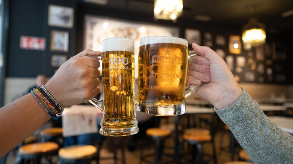 Jarras de 100 Montaditos.