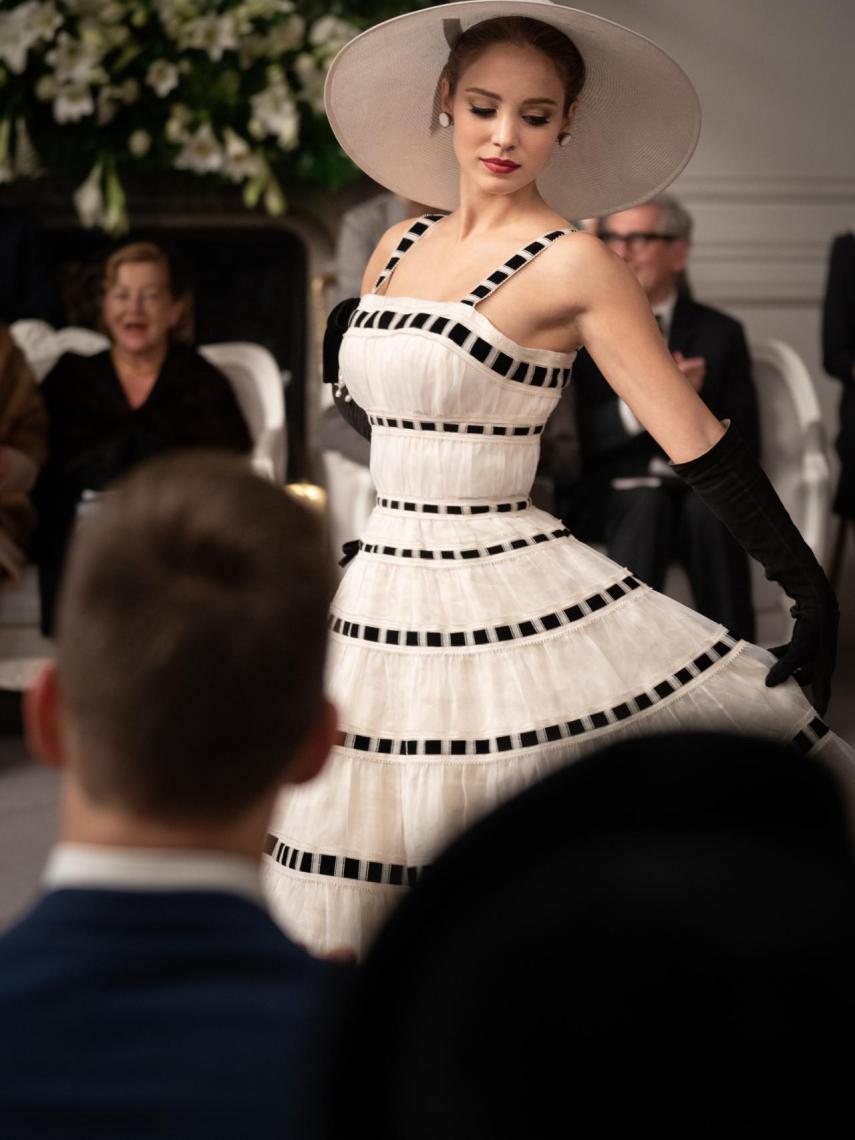 Fotograma de 'El viaje a París de la señora Harris'