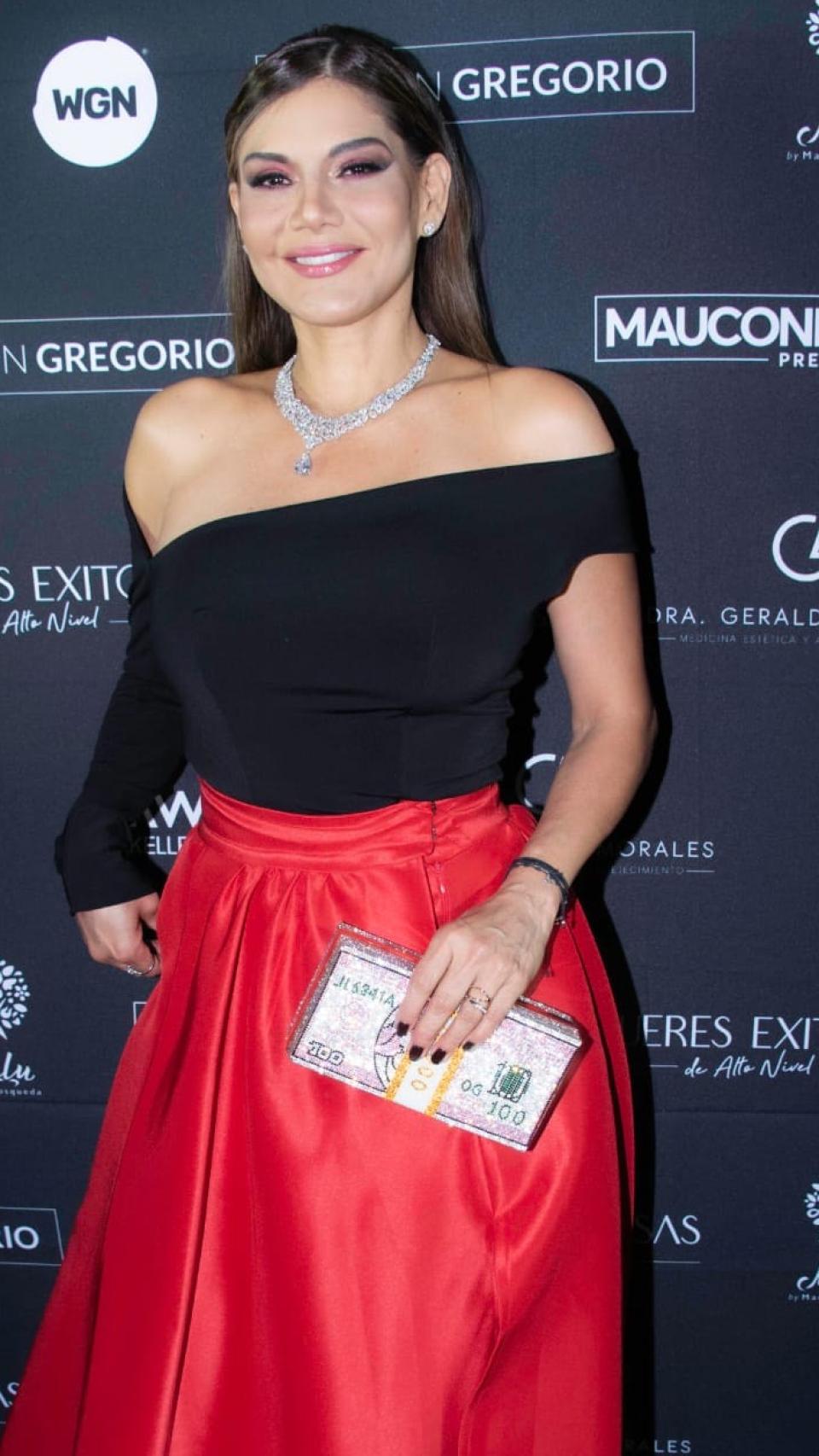 Ivonne Reyes en uno de los eventos organizados por Mujeres Exitosas de Alto Nivel.