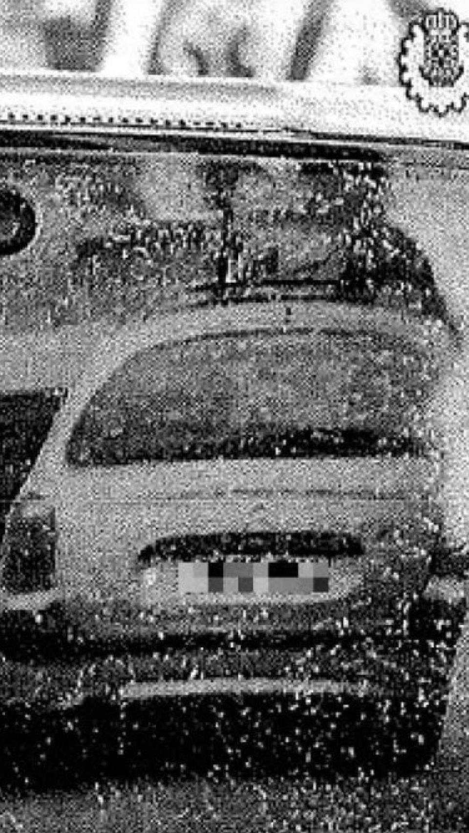 La foto que hizo el rider a la matrícula de la monovolumen que conducía el guardia civil jubilado que supuestamente atropelló a Alejandro Valverde.