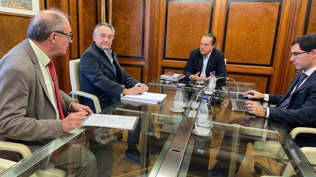 El Pleno presidido por Mario Amilivia dio luz verde a los informes.