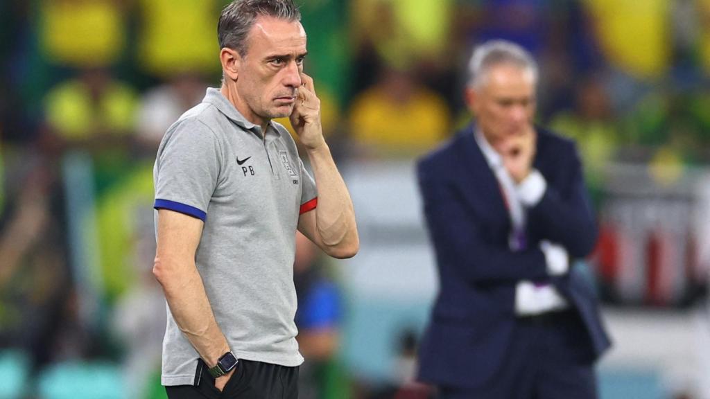 Paulo Bento durante su partido contra Brasil