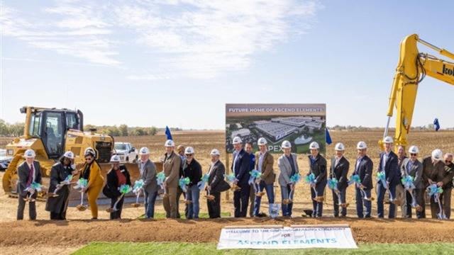 Ceremonia de arranque de la planta de baterías que Turner (ACS) construirá en Kentucky (Estados Unidos).