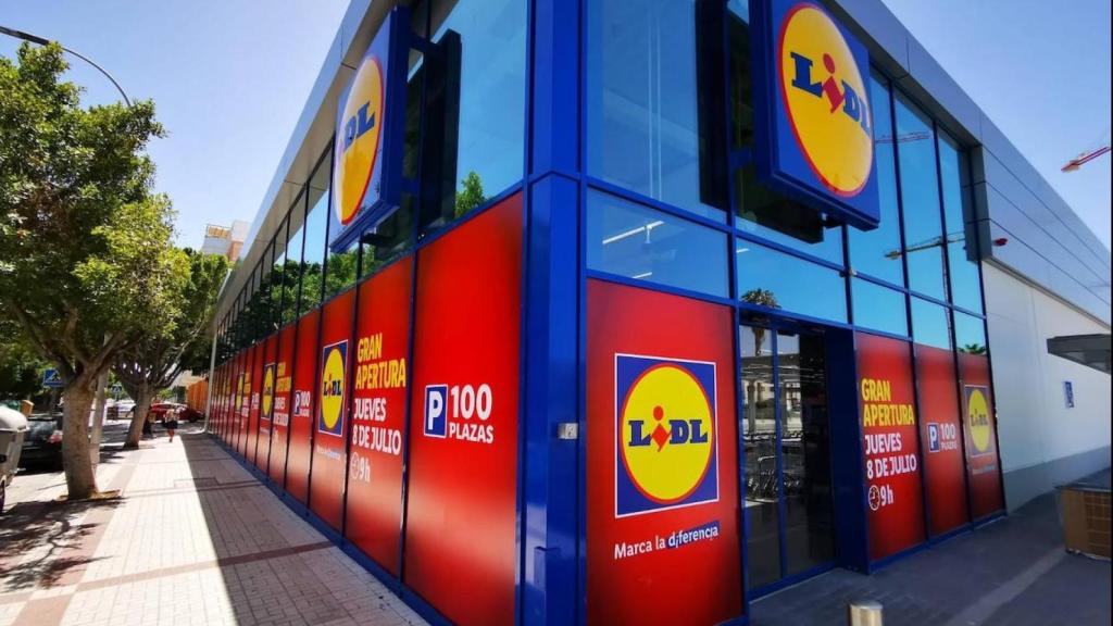Fachada de un supermercado Lidl