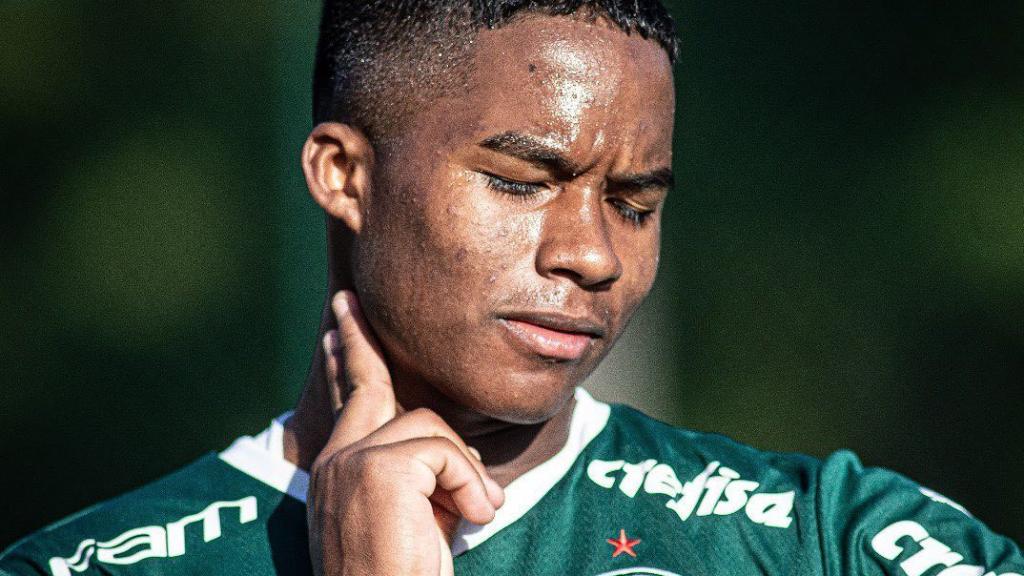 Endrick celebra un gol con el Palmeiras