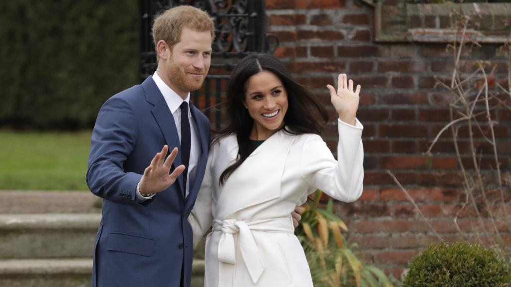 El príncipe y Meghan, el día de su compromiso.