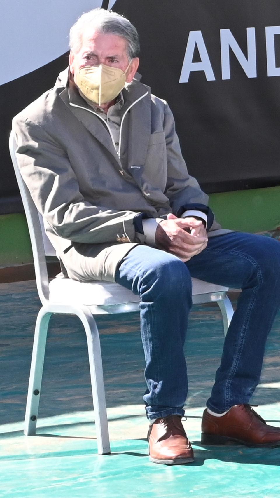 El tenista Manolo Santana en una de sus últimas salidas públicas, en marzo de 2021, en Marbella.