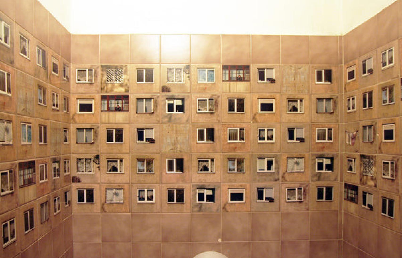 El baño 'alicatado' con Urban Soviet.