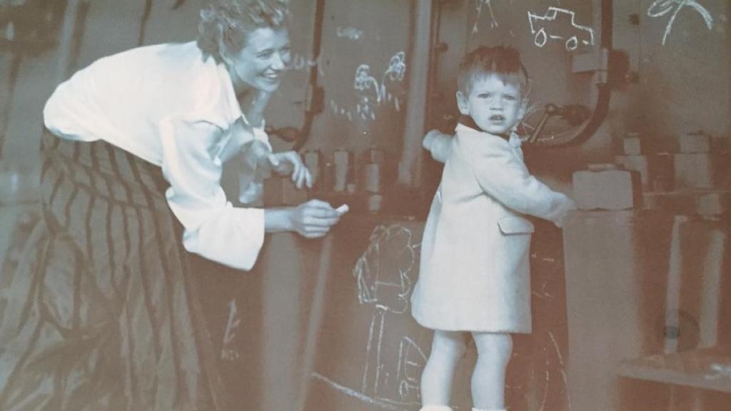 Miguel Bernardeau, de niño, junto a su madre, la actriz Ana Duato.