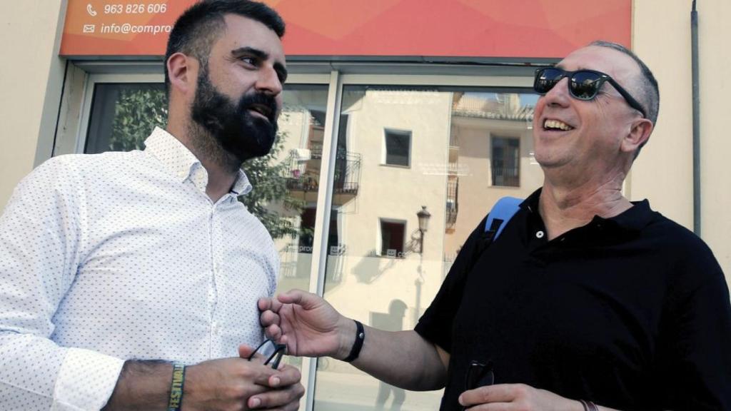 Pere Fuset junto al diputado nacional de Compromís, Joan Baldoví.