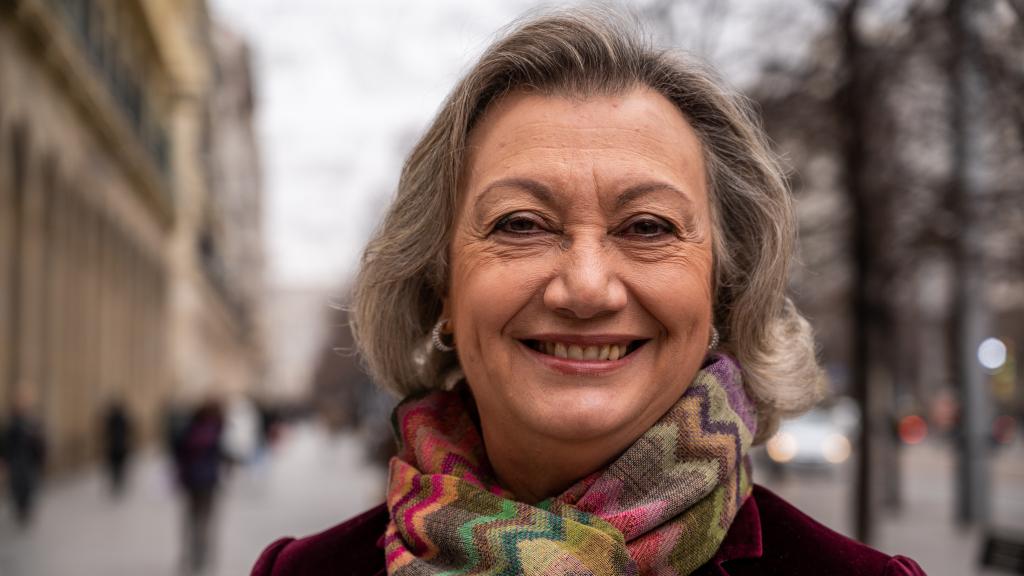 Luisa Fernanda Rudi pasea por las calles de Zaragoza.