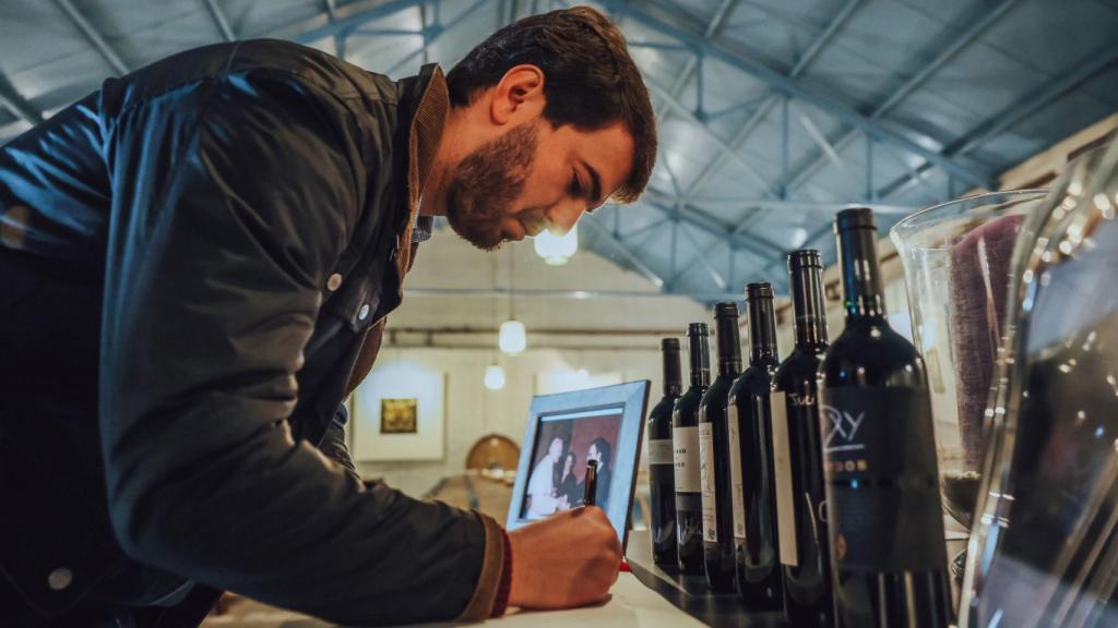 El vicepresidente de la Junta de Castilla y León, Juan García-Gallardo, en su reunión con distintos representantes de las bodegas