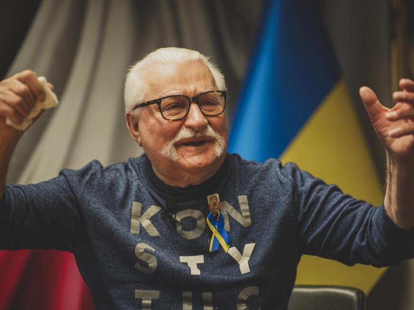 Lech Walesa, reviviendo las negociaciones con los acreedores japoneses.