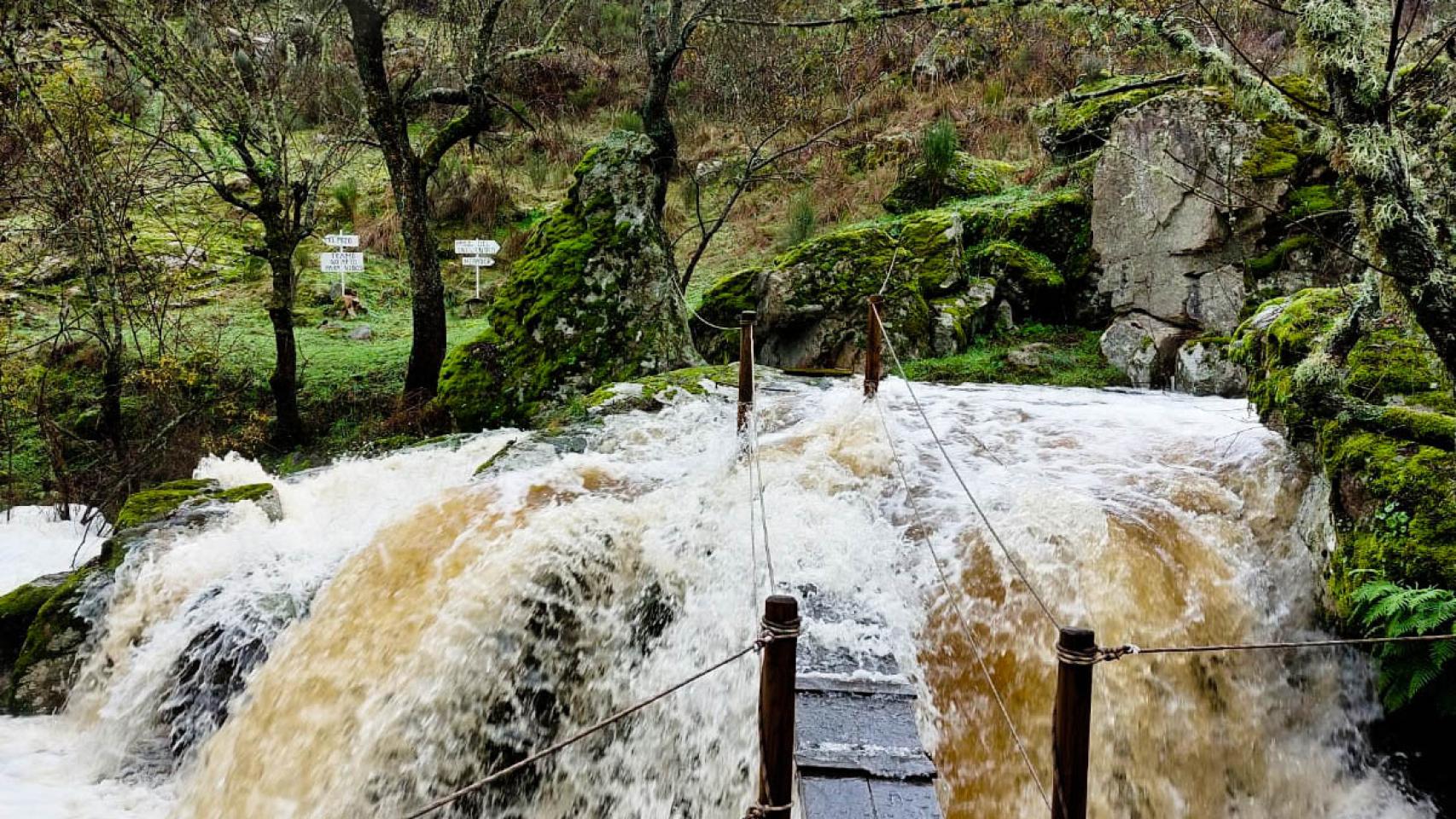 Cascada del Desgalgadero en Villarino de los Aires