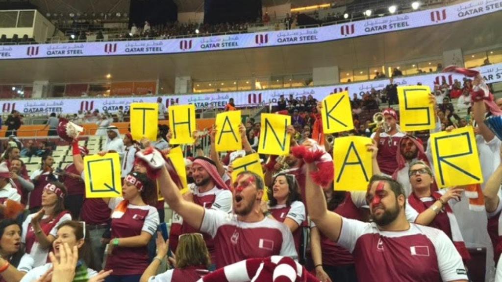 Aficionados españoles, apoyando a la selección de Qatar en el Mundial de balonmano 2015.