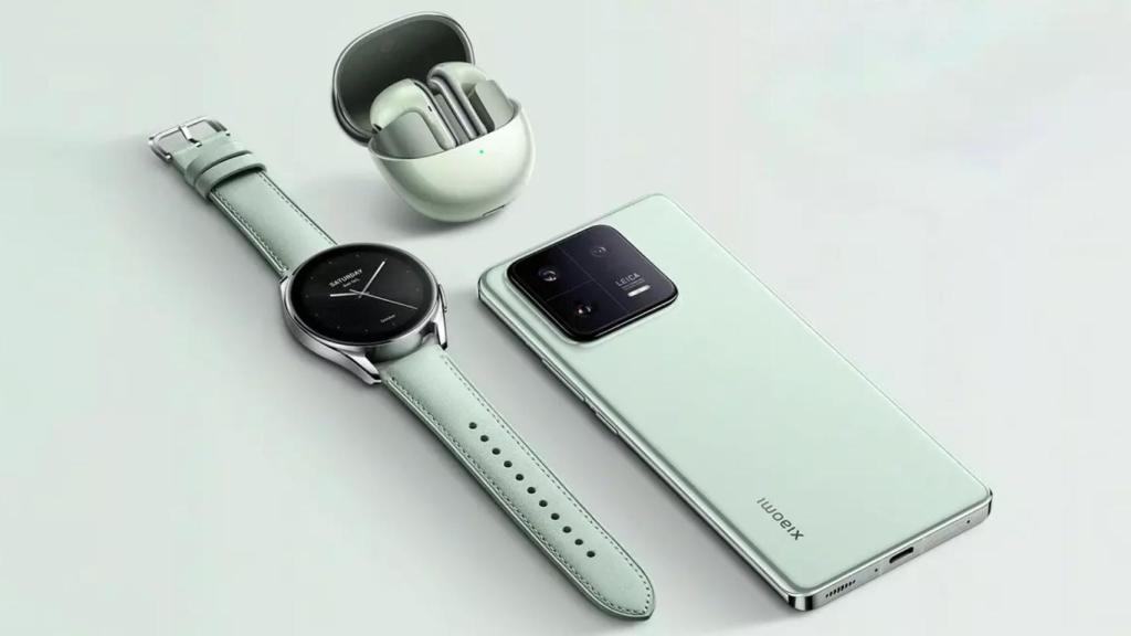 El Xiaomi 13 Pro junto al Watch S2 y los Xiaomi Buds 4