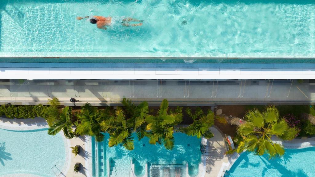 Piscinas en Hotel Vulcano.