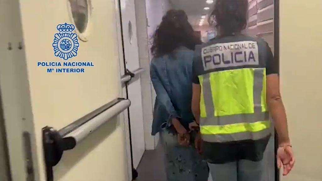 Una de las detenidas por la Policía Nacional.