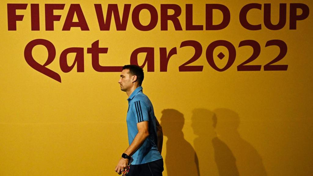 Scaloni, antes de una rueda de prensa.