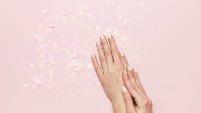 Uñas 'baby boomer': la tendencia de manicura que triunfará en 2023.