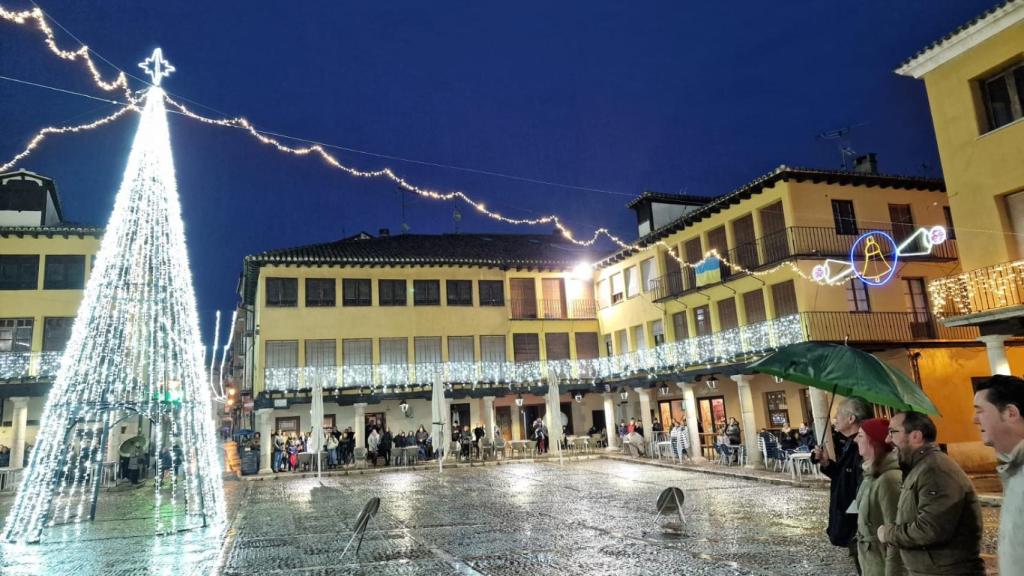 Tordesillas con la luz navideña