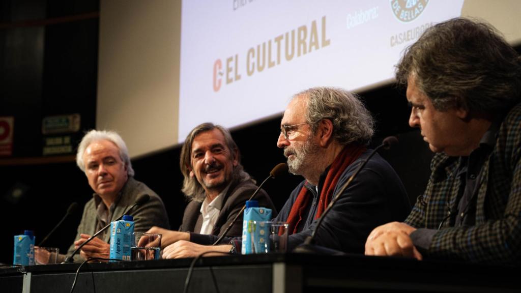 De izquierda a derecha, Pío Caro Baroja, Ignacio Echevarría, Jon Juaristi y Manuel Hidalgo en la segunda sesión de 'Los Martes de El Cultural', dedicada a Pío Baroja y celebrada en el Círculo de Bellas Artes. Foto: Laura Mateo
