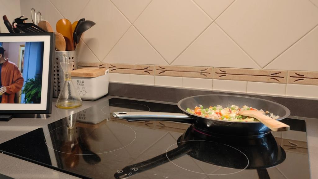 La mejor tele de cocina es la Amazon Echo Show 15, la probamos