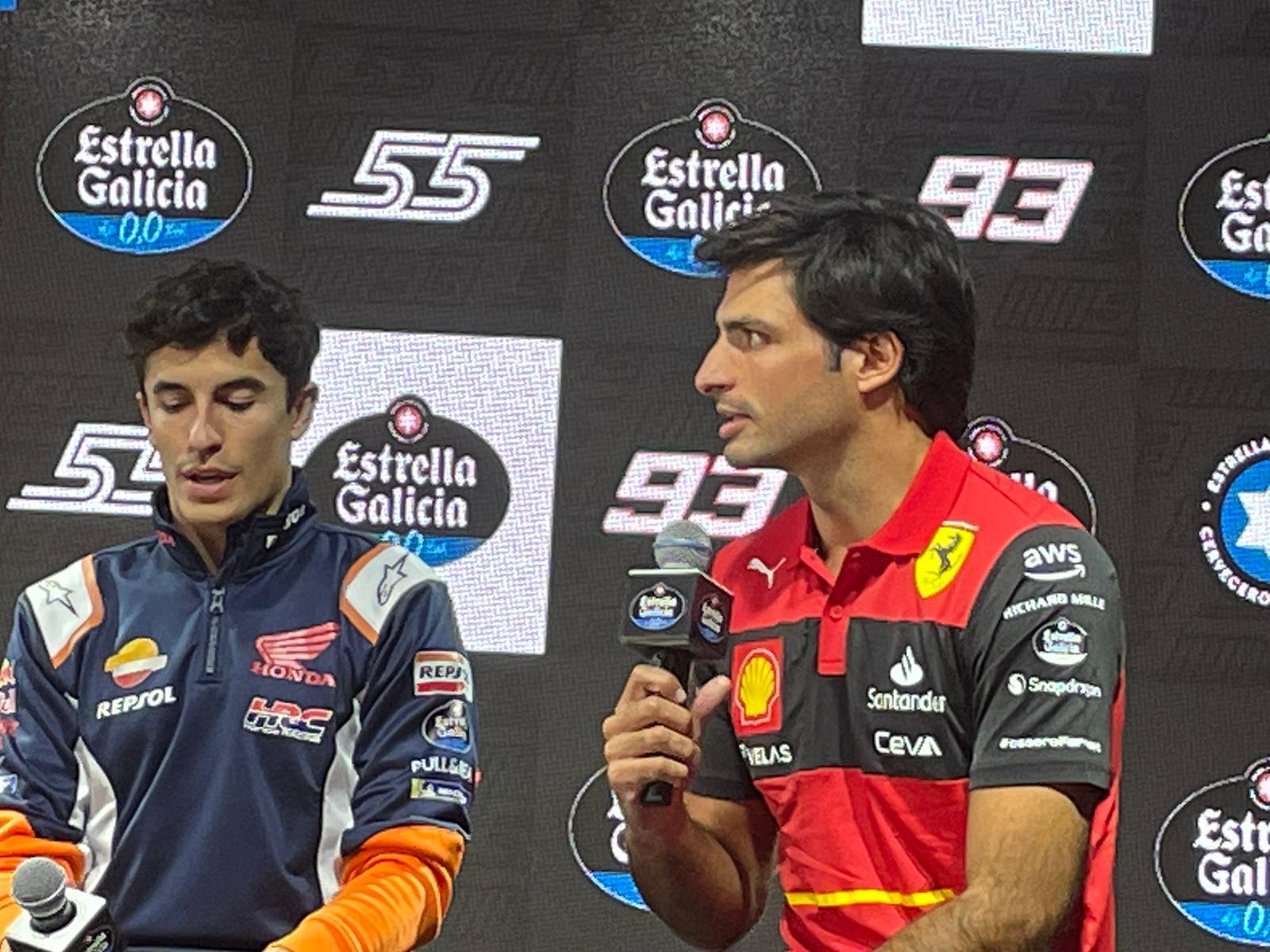 Marc Márquez y Carlos Sainz (Foto: Quincemil/Treintayseis)