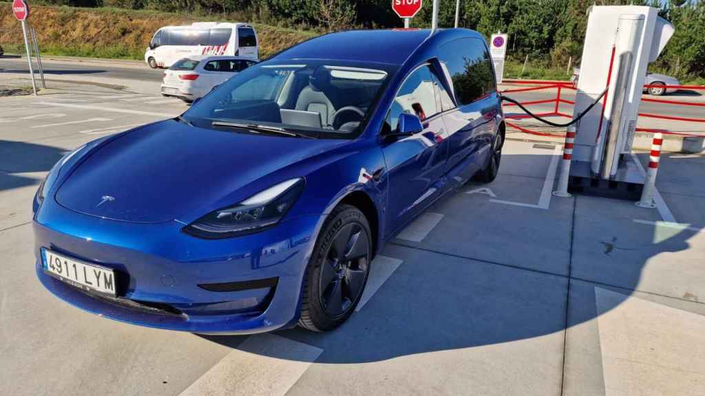 Tesla Fúnebre en O Grove (Pontevedra).