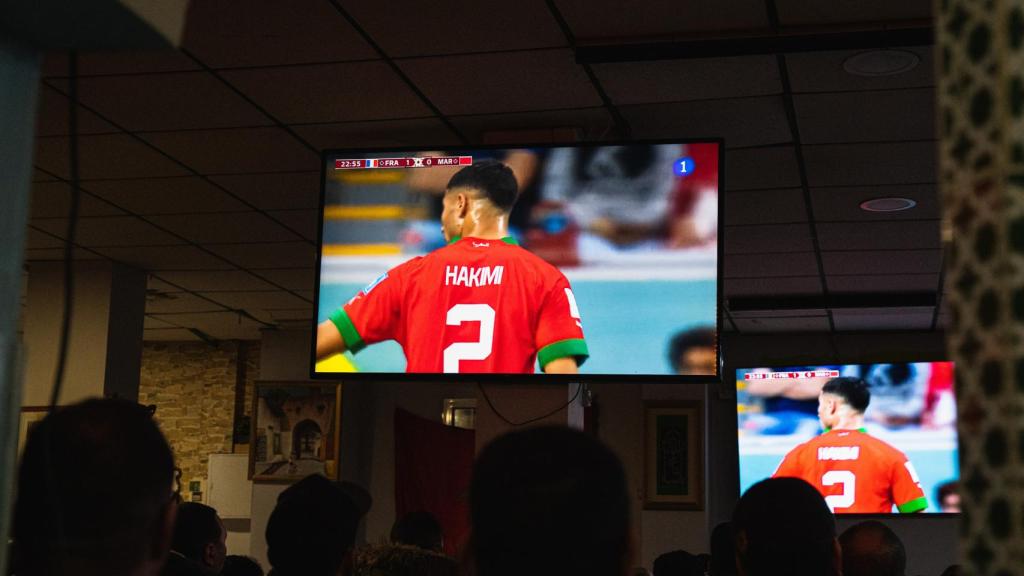 Una imagen de Achraf Hakimi en las pantallas preparadas para la ocasión.