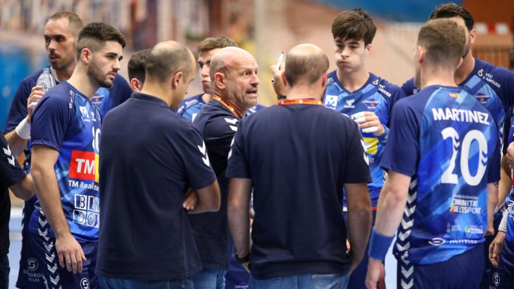 Fernando Latorre elogia el esfuerzo de sus jugadores durante esta primera mitad de la temporada.