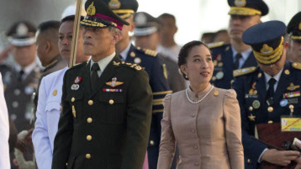 La princesa junto al rey en un acto en 2015.