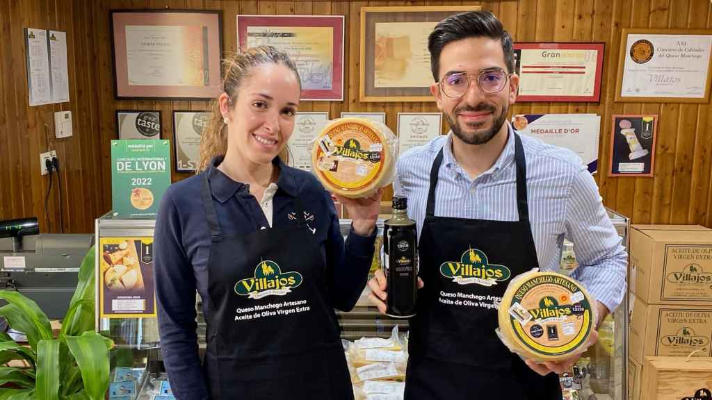 Antonio y Laura Villajos, dueños del negocio familiar.