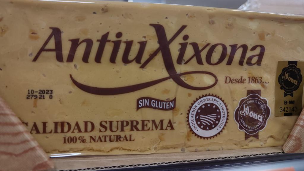 Turrón de Jijona en un supermercado.